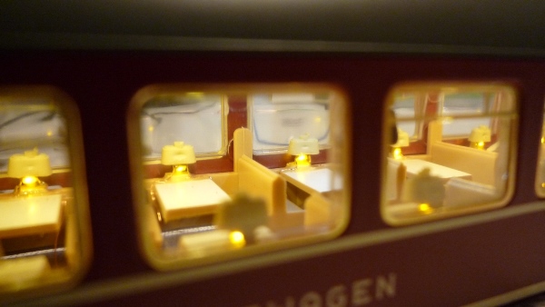 Lokschuppen Dominik - Spur H0: Umbau an Loks und Wagen